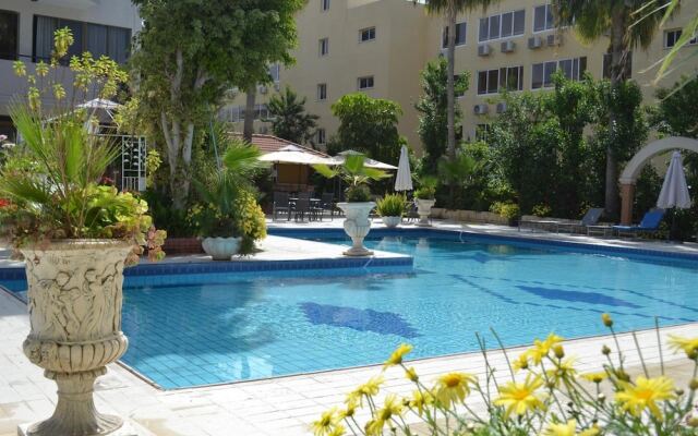 Tasiana Hotel Apartments Complex
