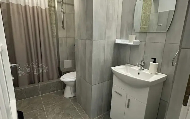 Serenity Apartments and Studios