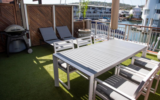 Waterfront New Listng - 8 South Quay -