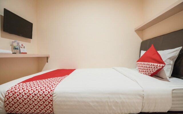 Balcon Biru By OYO Rooms