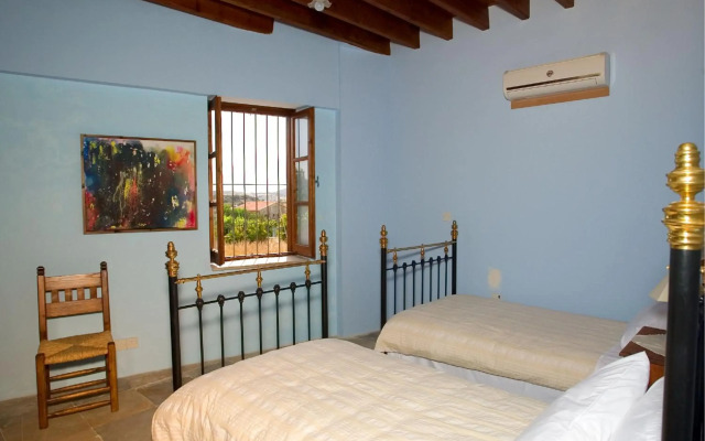 Porfyrios Country House