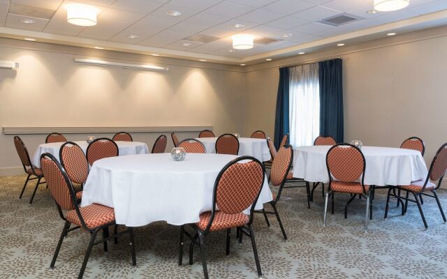 Hampton Inn & Suites Hartford-Manchester