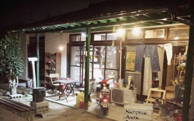 Norishico Auto Guest House - Hostel