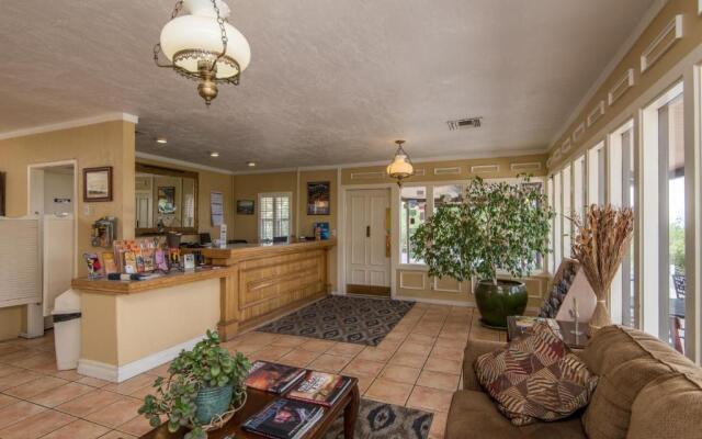 Landmark Lookout Lodge