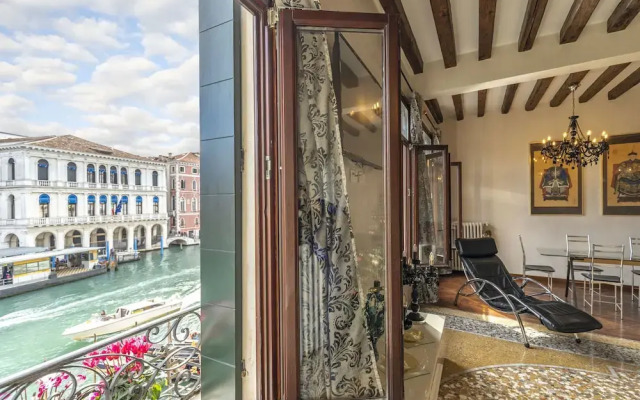 Rialto Grand Canal by Wonderful Italy