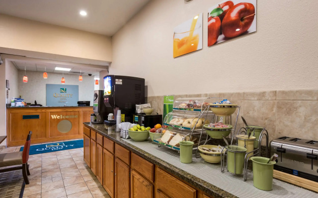 Quality Inn I-70 Near Kansas Speedway
