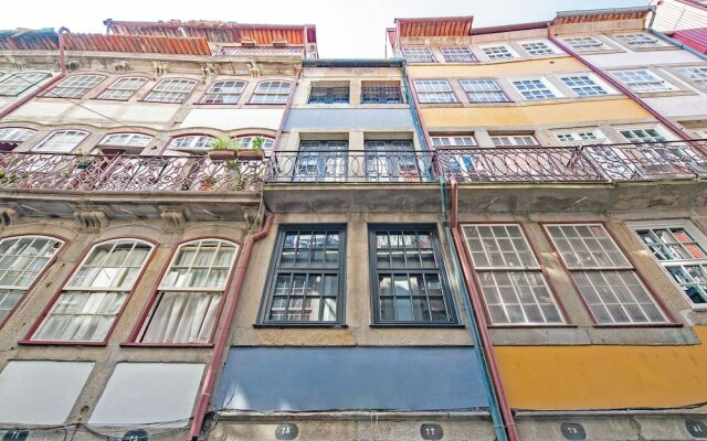 Oporto Street Fonte Taurina