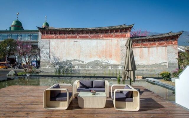 Dali Red Dragon Well Hotel