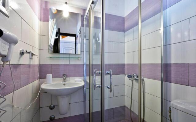 Renata Rooms & Studios