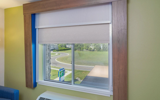 Holiday Inn Express & Suites Elkhart North by IHG