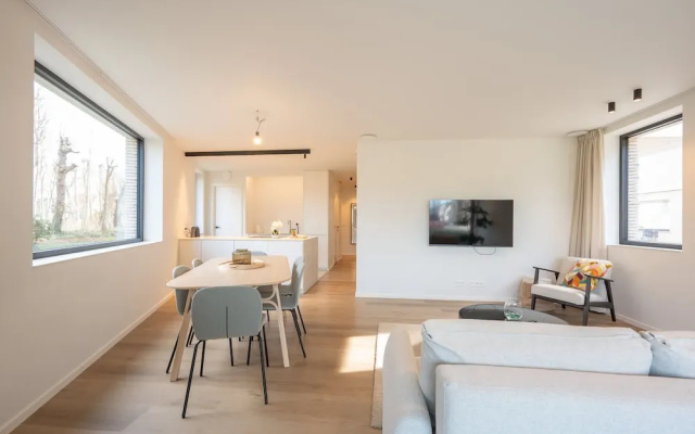 Mistral Modern Appartement in Knokke-heist met 2 Slaapkamers en Terras