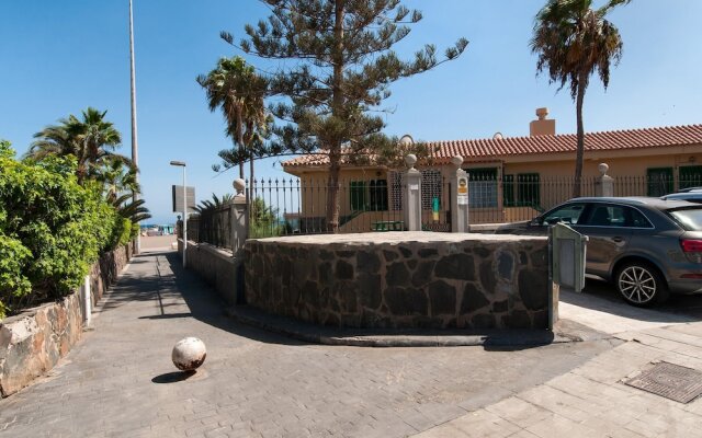 Beach Front Apartment Las Burras Aquarius 9