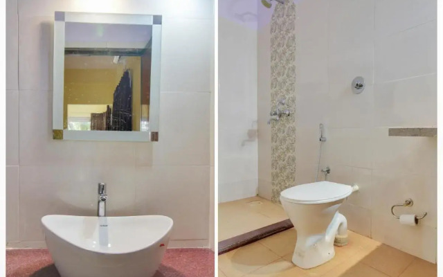 OYO Flagship 70262 Hotel River Wood