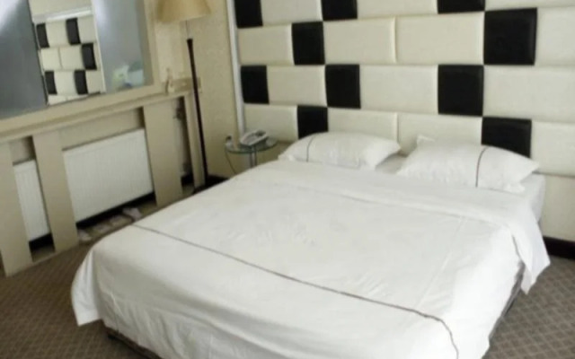 D6 Hotel South Railway Station