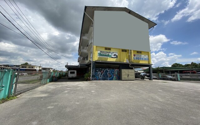 Oyo Home 90295 Beacon Homestay Kuching