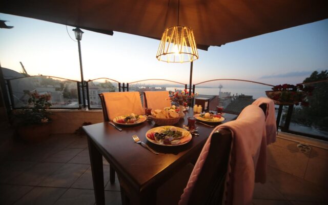 Artefes Hotel Old City