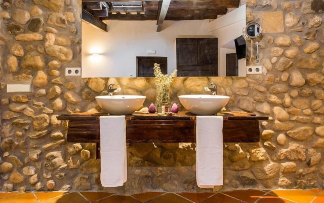 Masia Can Canyes & Spa