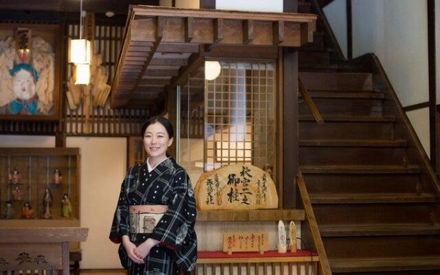Shimosuwa Onsen Tekkousen Honkan