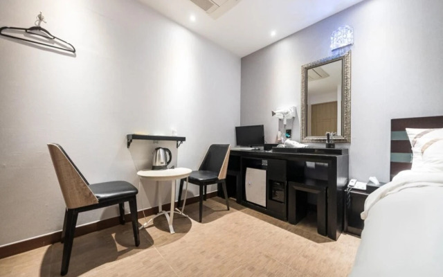 Wolmido W Tourist Hotel