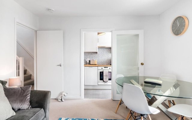 Bright Large Home in Clapham, Sleeps 8!