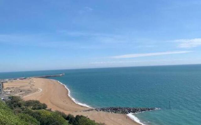 Beautifully appointed, period seaside apartment
