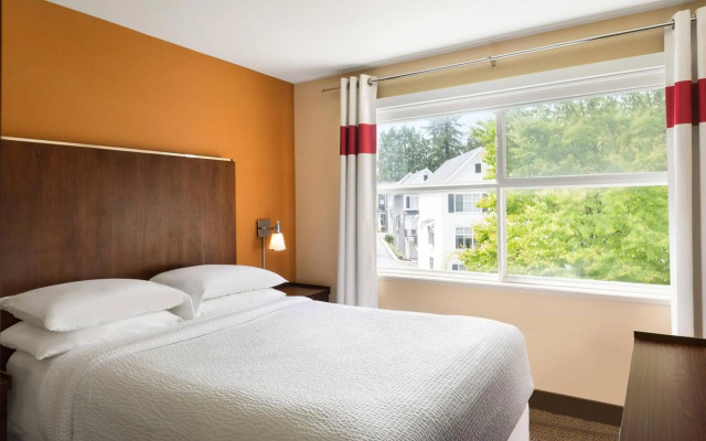 Four Points by Sheraton Surrey