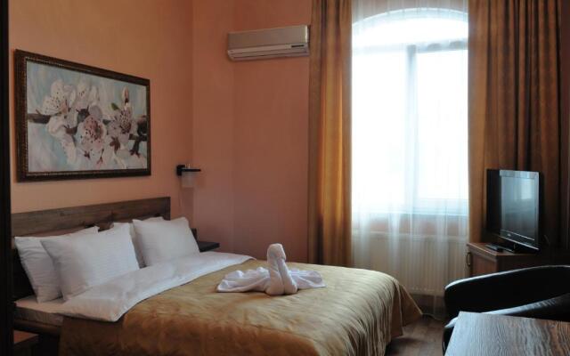 MelRose Hotel