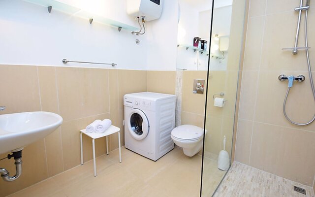 Lozna Residence 41533