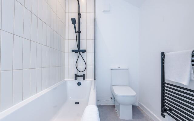 Newly Renovated home-Manchester