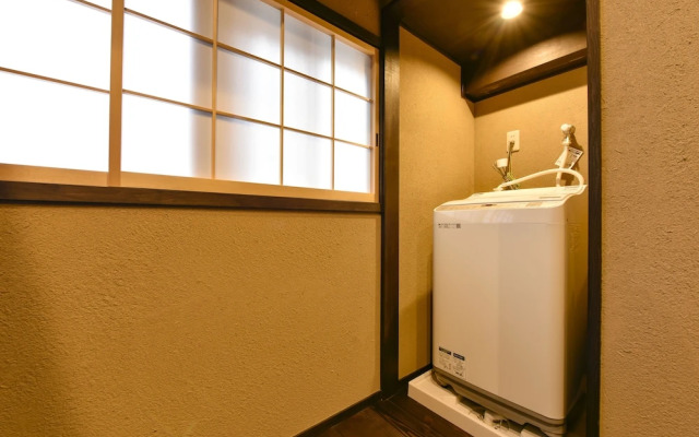 Rinn Premium Koki East