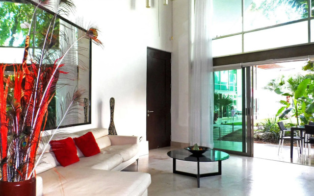 Luxurious & Central Condo In Playa Steps From The Beach