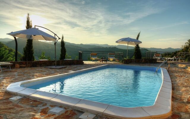 Bright Holiday Home in Modigliana With Swimming Pool