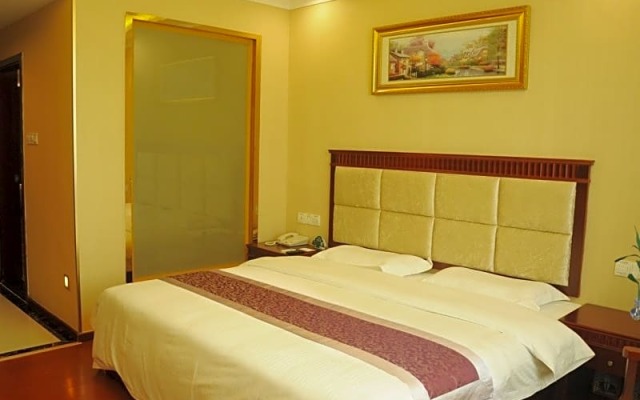 GreenTree Inn ShenZhen BaoAn XiXIang PingZhou Metro Station Business Hotel