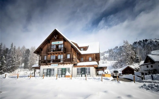 Studio Apartment on Turracherhohe Near Lake