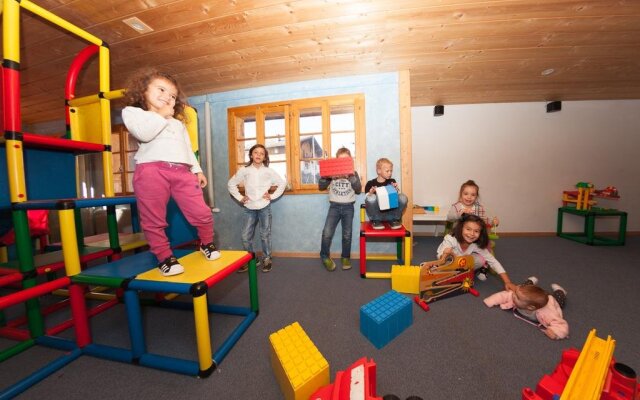 Familienhotel Alpina
