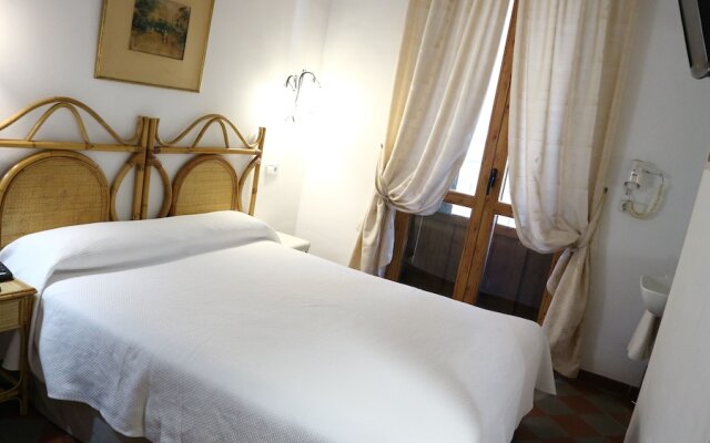 Hostal Les Monges Palace