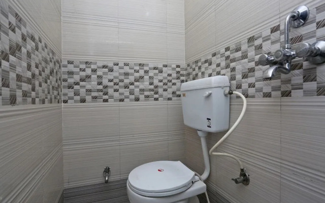 Hotel Bullet Inn & Lounge By OYO Rooms