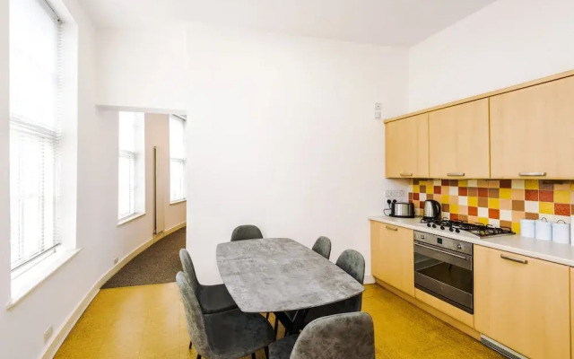 Benson Apartments by Top House