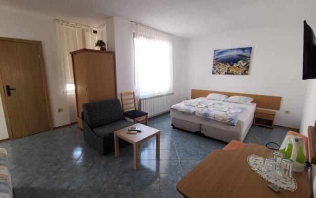 Elena Guest House