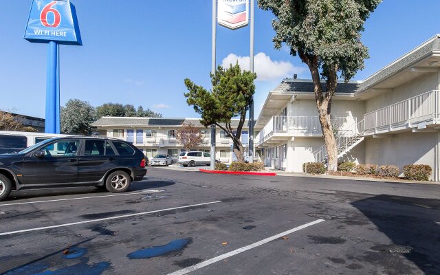 Motel 6 Hayward, CA - East Bay
