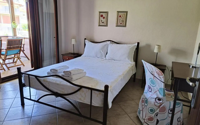 Voula Kourbeti Apartments