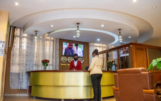 Astorian Grand Hotel - фото 2