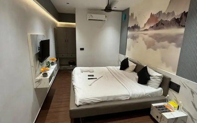 V Love Hotel