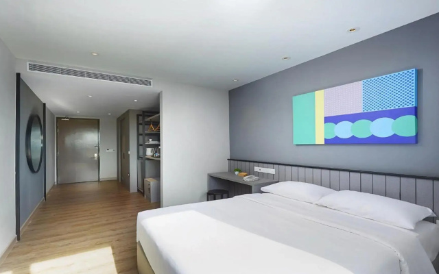 Komune Living & Wellness in the Park