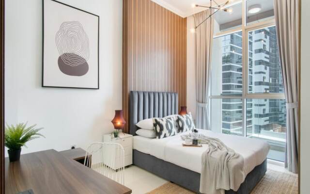 Vibrant 2BR By Burj Khalifa Gym/pool by Belvilla