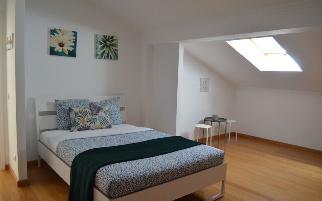 Cozy Studio at Carcavelos Beach