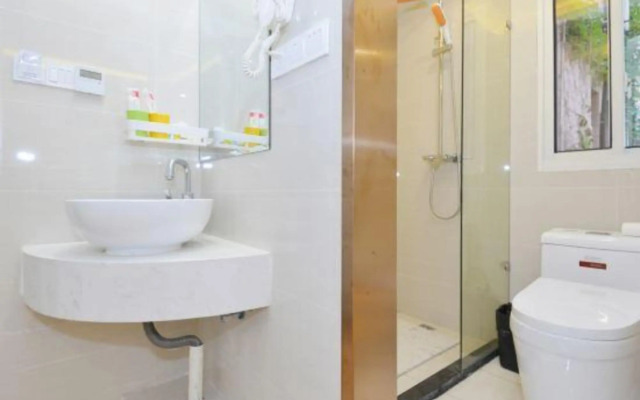 Minlong Holiday Hostel