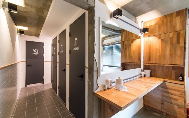 The Cube Hotel - Hostel