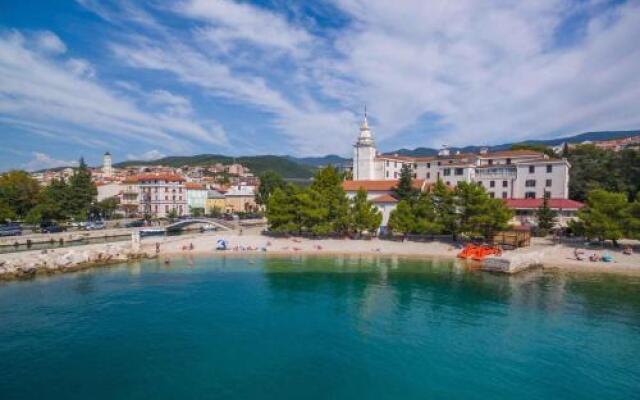 Apartment in Crikvenica 14210