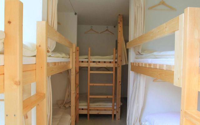 plumhostel